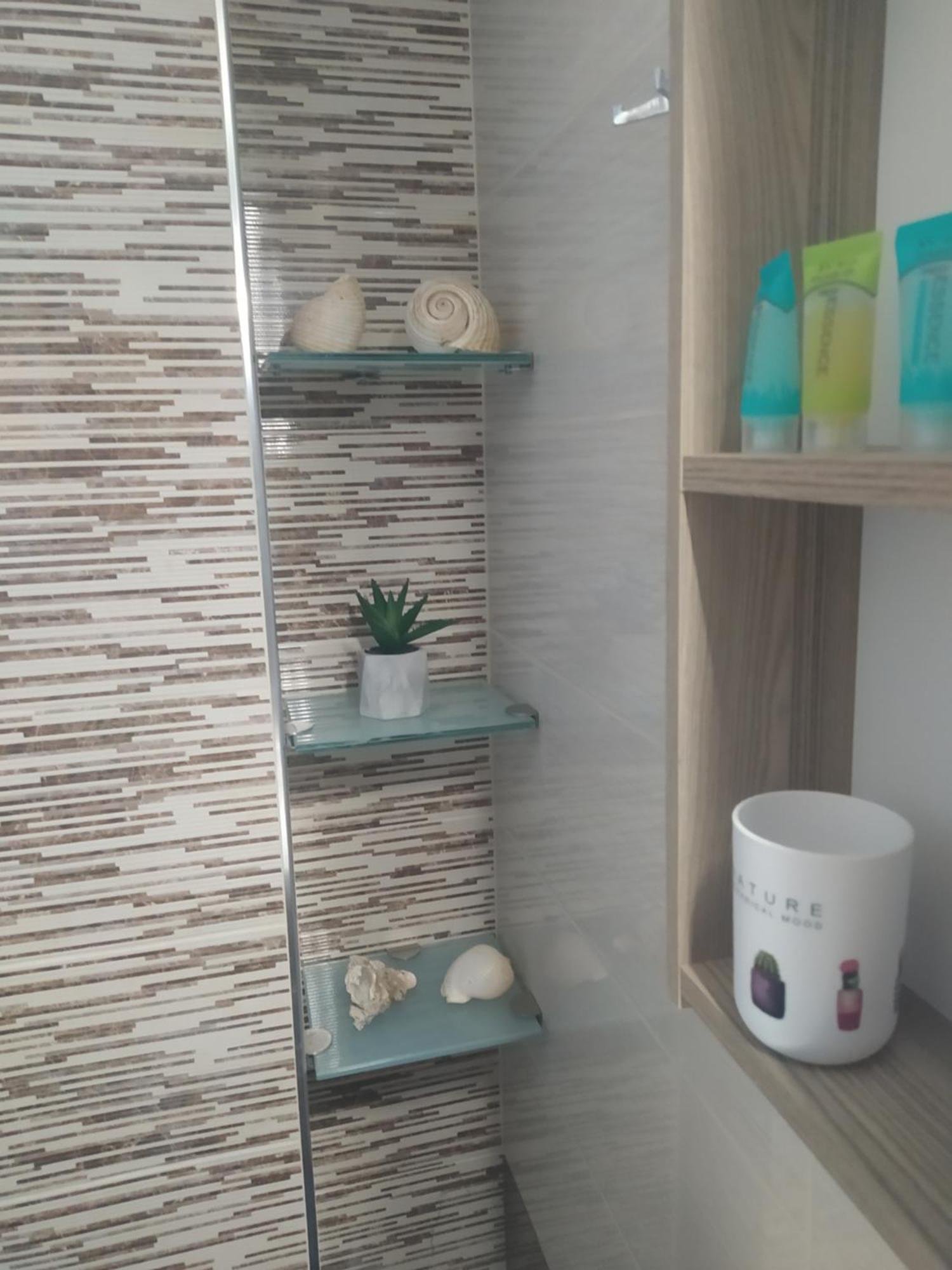 Vila Just Constructed! Gastuni Exteriér fotografie